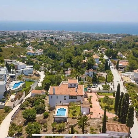 Villa Aroha - Huge Villa, Sea Views & 2 Pools