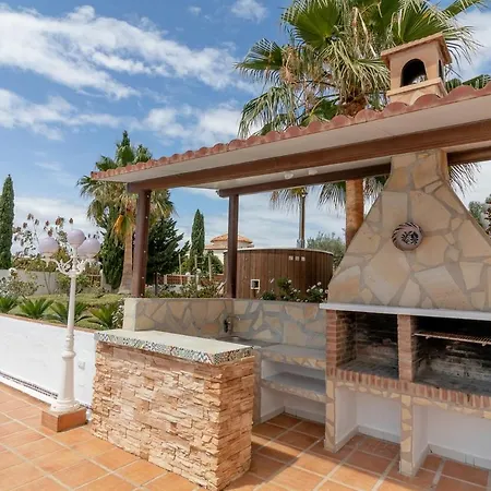 Aroha - Huge Villa, Sea Views & 2 Pools Villa