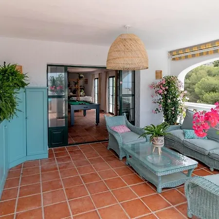 Aroha - Huge Villa, Sea Views & 2 Pools Villa *