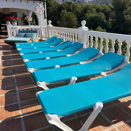 Aroha - Huge Villa, Sea Views & 2 Pools *