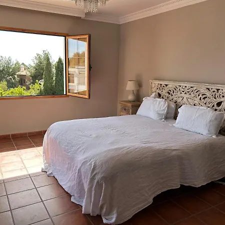 Villa Aroha - Huge Villa, Sea Views & 2 Pools *